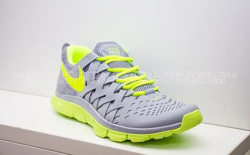 b体育sports顺丰**黑短丝运动鞋：提升你的街头时尚感**