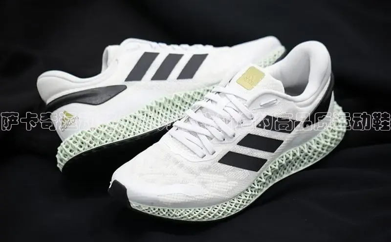 b体育旧版手机版每日互动萨卡奇运动鞋：专为性能打造的高品质运动鞋