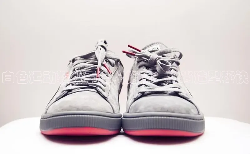 bsports网页版登录官方入口百度安全社区白色运动鞋秋季搭配指南：时尚造型秘诀