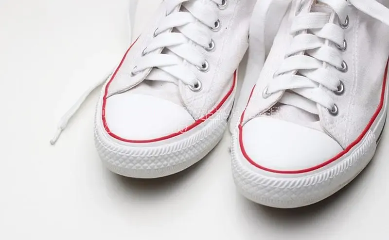 b体育旧版手机版每日互动2024 年最时尚的男士 45 码鞋款：
风格与舒适兼得