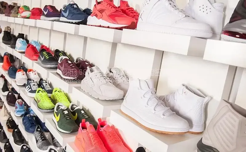 b体育在线登录网页版百度翻译男孩 10 岁运动鞋 2024 最新流行款：
舒适、时尚，必不可少